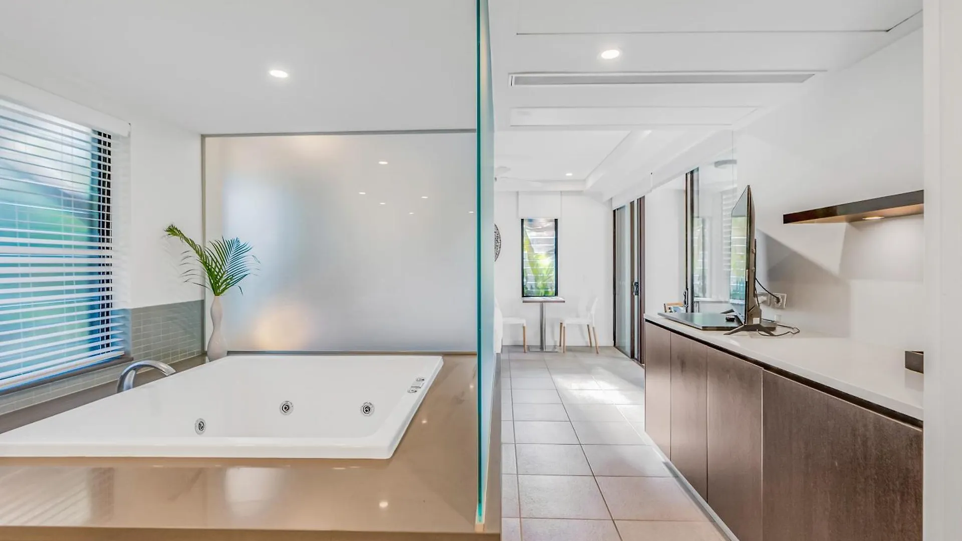 Resort-Style Swim Out - A Poolside Oasis Port Douglas