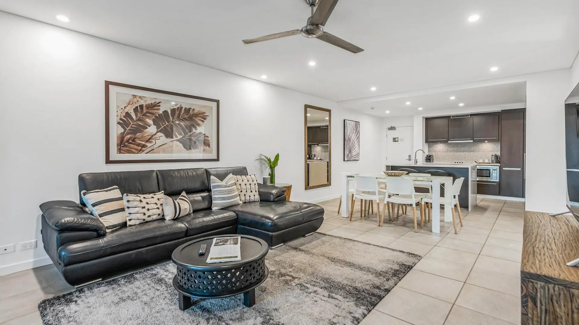 Resort-Style Swim Out - A Poolside Oasis Port Douglas Appartamento