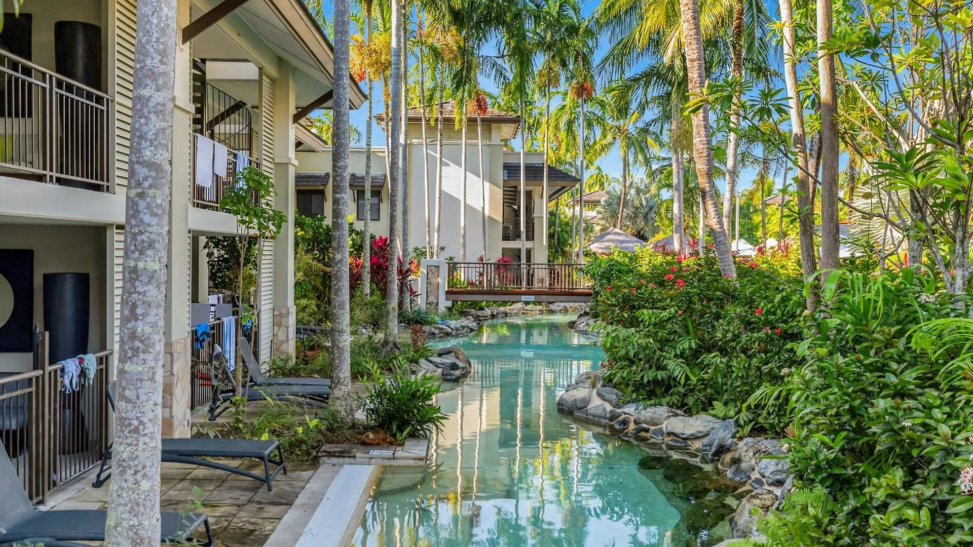 Resort-Style Swim Out - A Poolside Oasis Port Douglas Appartamento